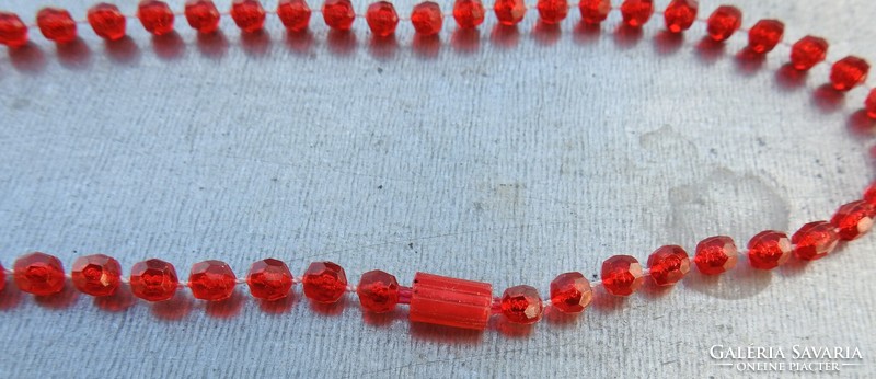 Old fair bijou necklace - plastic red string of beads