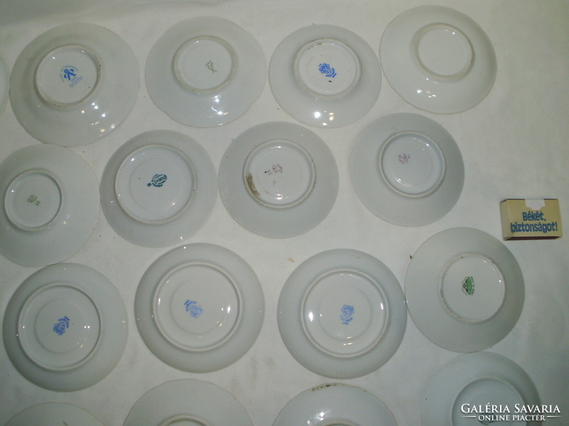 Harminc darab porcelán csésze alátét, kistányér együtt - kreatív újragondolásra - Hházi, Alföldi, ..