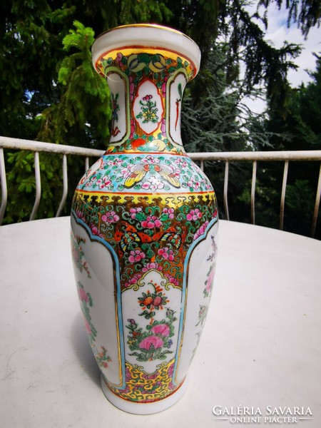 Old Chinese flower vase
