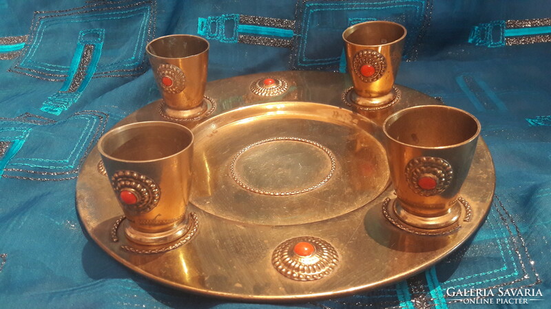 Oriental copper pouring glasses on a tray (m3036)