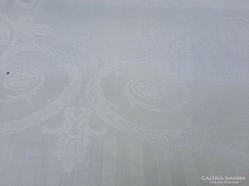 Wonderful large damask tablecloth 175 x 175 cm