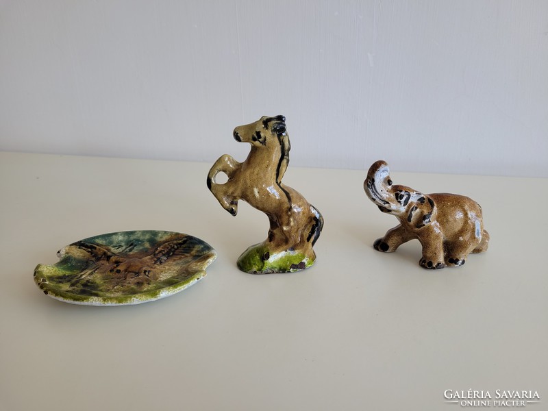Old 3-piece enameled enameled cast iron iron ornament figure elephant horse and eagle pattern ashtray