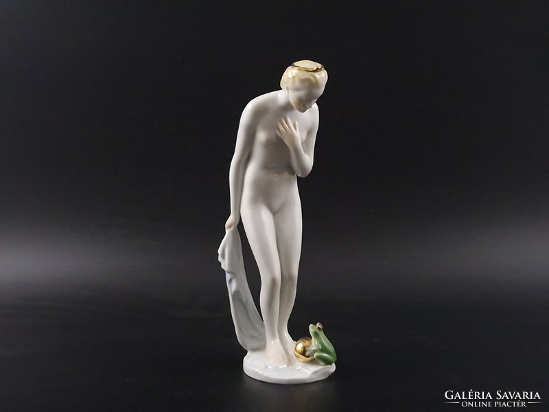 Queen of Herend and frog king nude figure