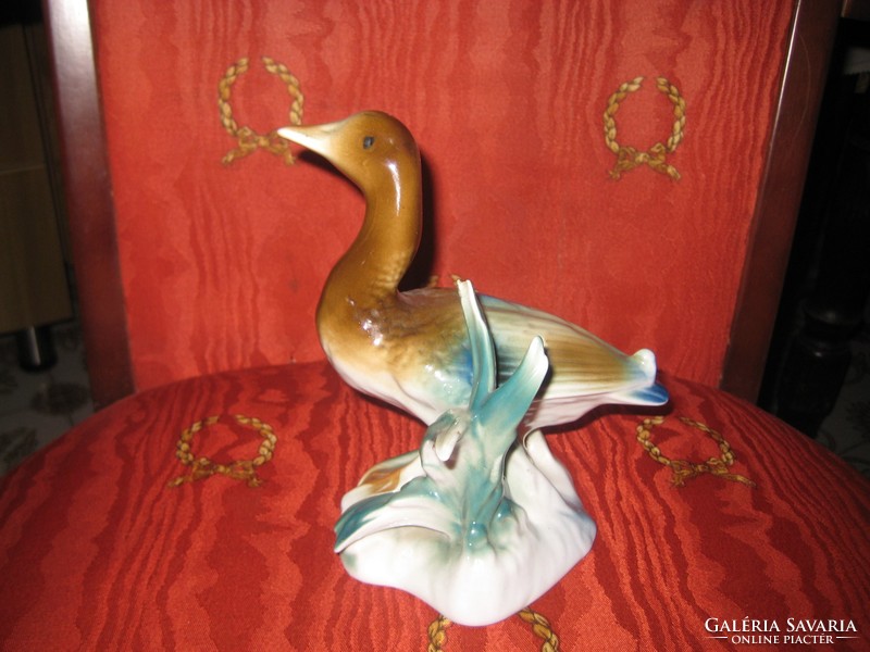 Wild goose, Cluj porcelain, 13 x 15 cm