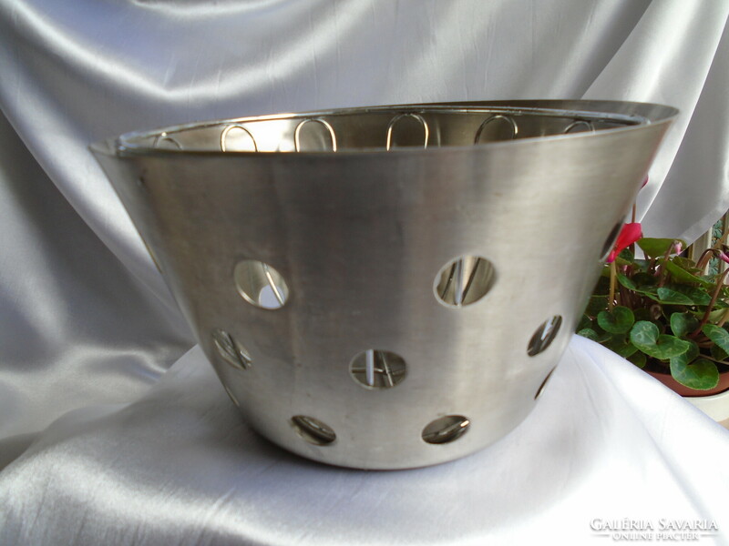 2 pcs. 2-part wort washing and storage metal baskets.