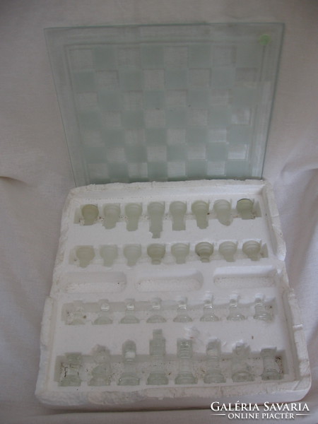 Retro üveg sakk készlet