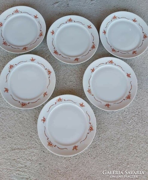 Alföldi porcelán csipkebogyós süteményes tányérok nosztalgia darabok