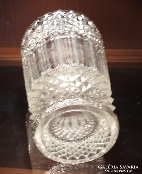 Öntött üveg váza