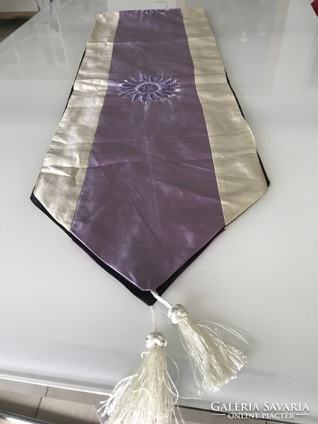 Silk table runner for festive tablecloths, 190 cm long