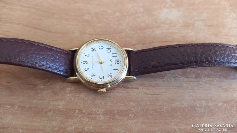 (K) lorus women's quartz wristwatch