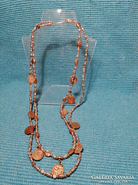 Silver and bronze colored necklace (473)