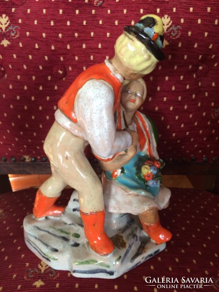 Jolán Szécsi ceramic, a loving couple in folk costume