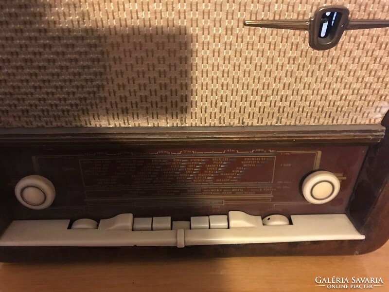 Typ-328 telephone factory, wooden house nostalgia radio. Size: 54x35 cm in good condition.