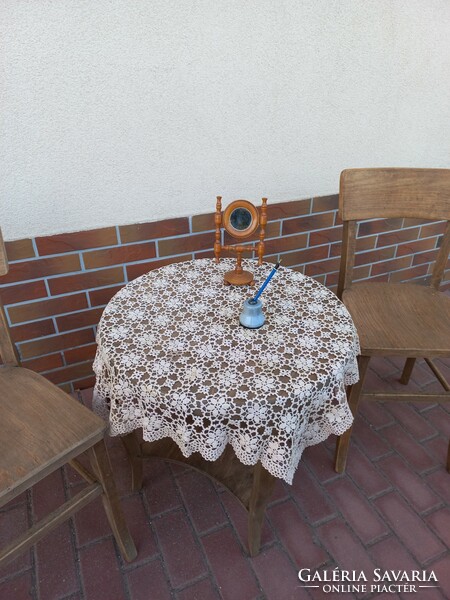 Round smoking table with chairs