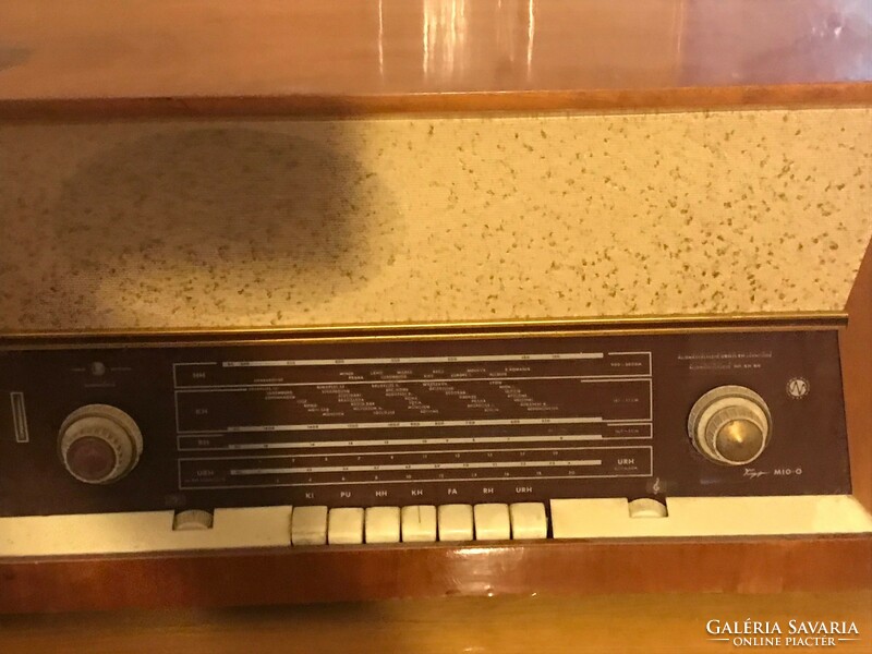 TYP-M10-0 faházas rádió,nosztalgia rádió. Made in Bulgaria. 58x35 cm