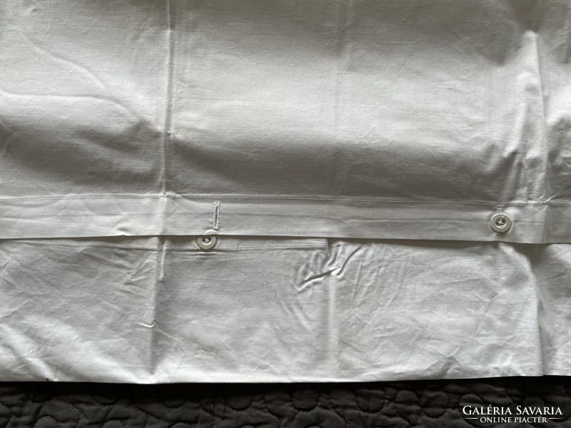 High quality embroidered white damask pillowcase, in new condition