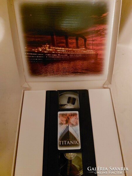 Titanic vhs anniversary edition, in gift box