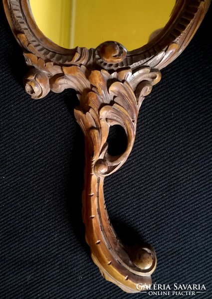 Dt/161 - baroque hand mirror with a carved wooden frame