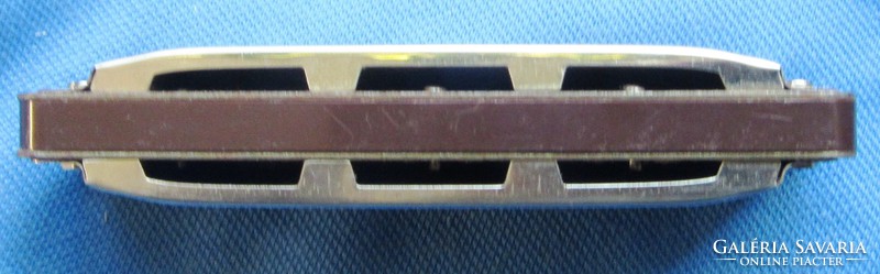 G.D.R. Country western g tuned harmonica, length 10.5 cm, width 2.7 cm.