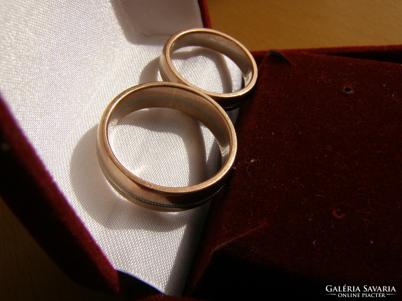 Pair of red gold wedding rings, 12.73 Grams!
