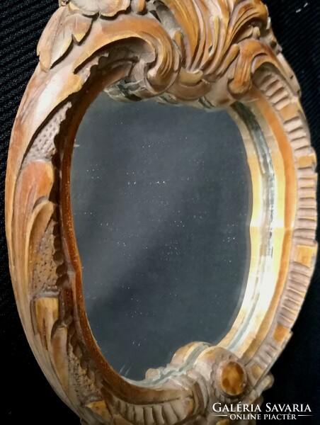 Dt/161 - baroque hand mirror with a carved wooden frame