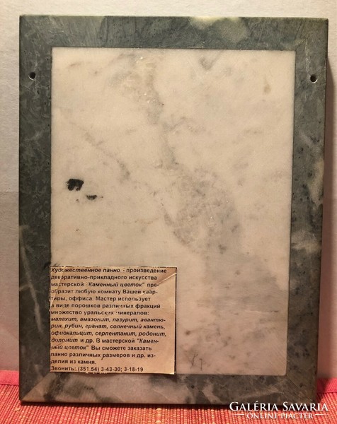 Uráli ásványi anyagokból és féldrágakövekből készült tájkép