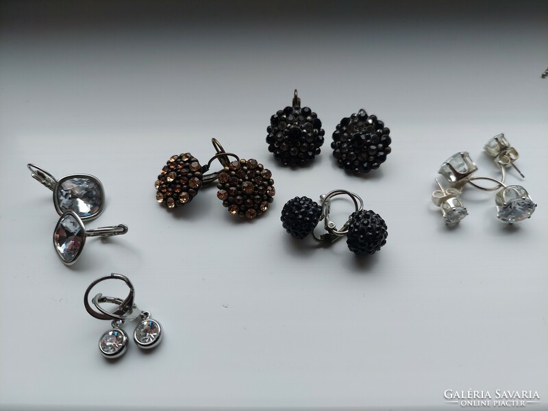 Earrings, 29 pieces in one, in good condition