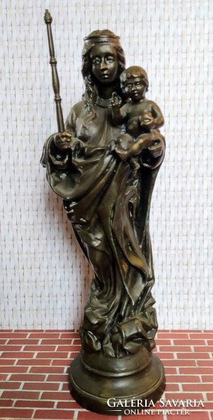 Statue of the Virgin holding Christ