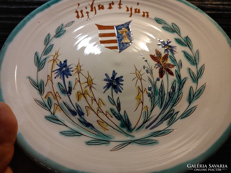 Újhartyán coat-of-arms glazed floral pottery wall plate