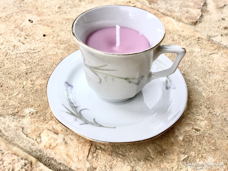 Porcelain scented candle with pink Chinese coffee cup bottom