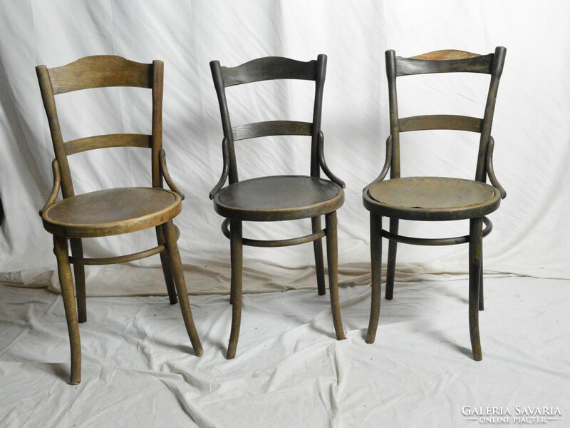 Antik Thonet szék 3db, 1db felújított