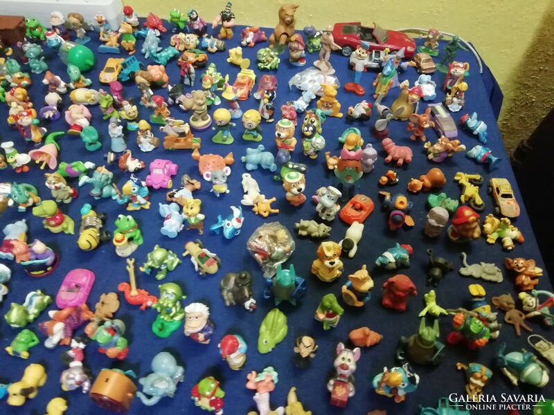 500 old and retro kinder figures