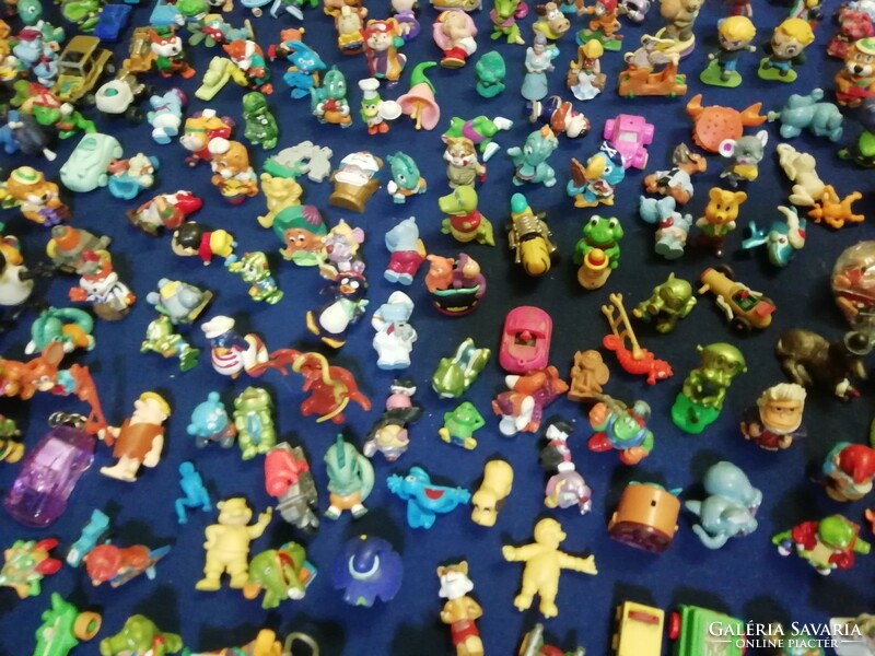 500 old and retro kinder figures