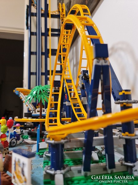 Lego loop coaster - loop wave railway 10303