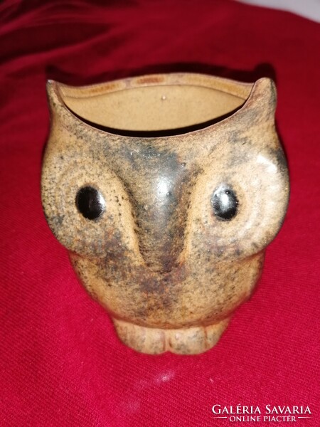 Ceramic owl vase