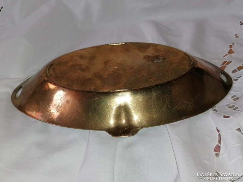Beautiful, antique 30! Centimeter brass serving bowl