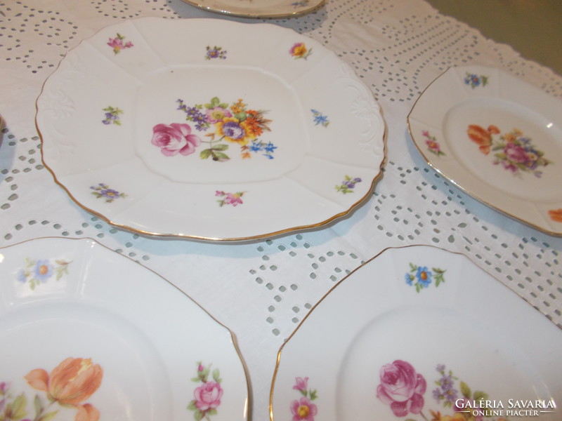 Very nice field floral cake set