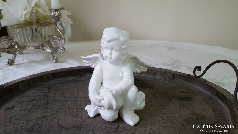 Hófehér porcelán angyalka 14.5 cm.
