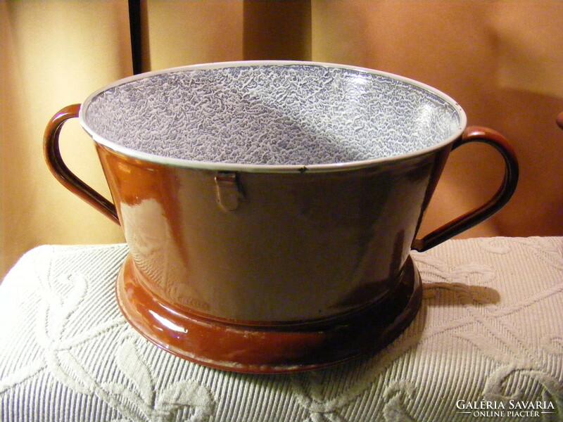 Enameled colander bowl
