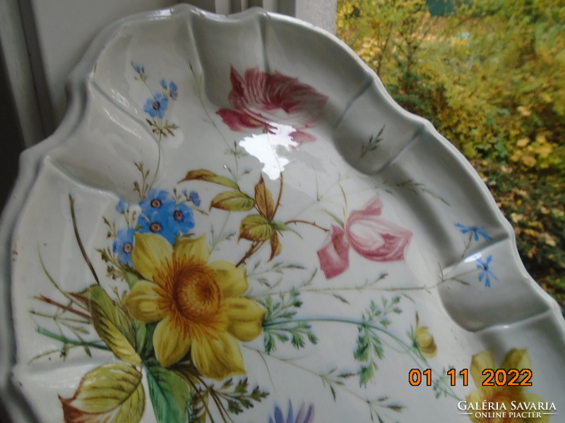 Renaissance revival giant spectacular oval majolica bowl with hand-painted renaissance flower pattern