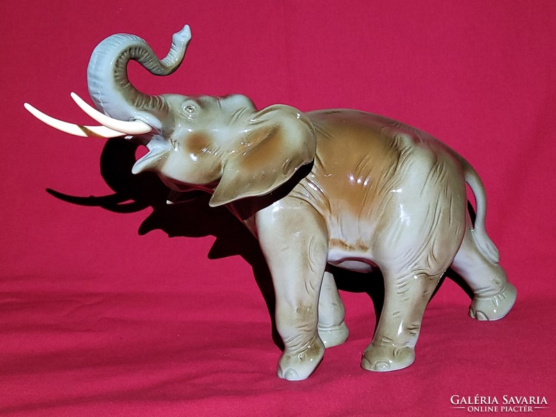 Nagyméretű régi Royal Dux elefánt figurális porcelán