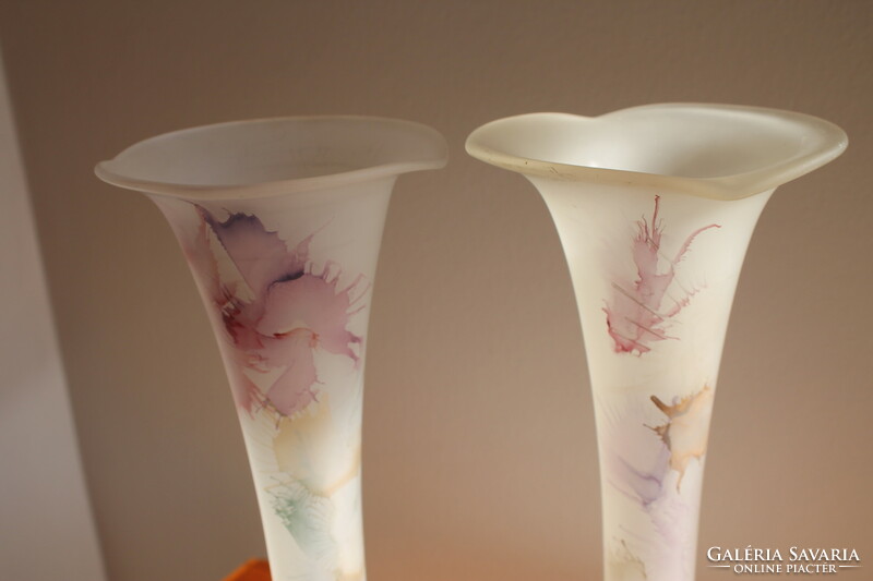Francia savmaratott üveg váza párban