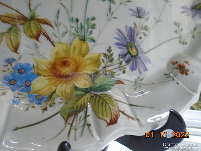 RENAISSANCE REVIVAL óriás látványos ovális kézzel festett reneszánsz virágmintával majolika tál