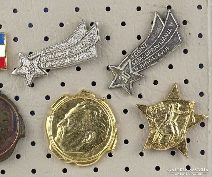 1L223 josip broz tito - yugoslavia badge pack 9 pieces