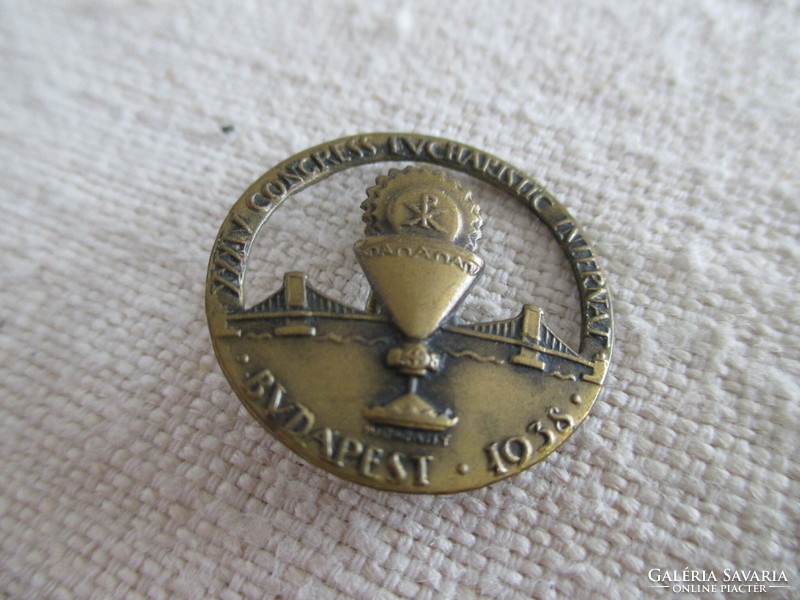 Badge of the 1938 World Eucharistic Congress in Budapest (pin)