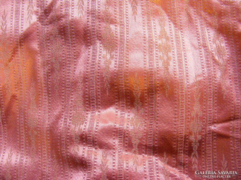 2 pink curtains 169 x 119 cm