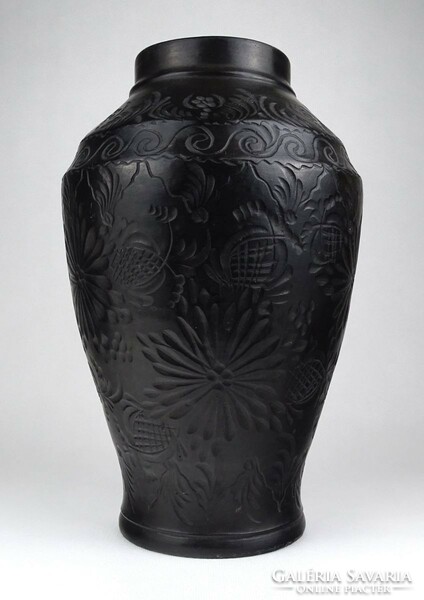 1L225 Korund black earthenware vase Balázs Lajos 1990 30.5 Cm