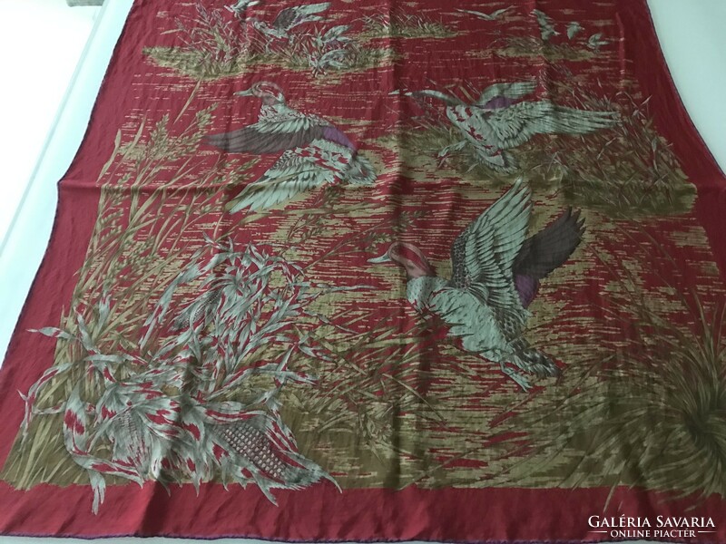 Belvedere márkájú osztrák selyemkendő vadkacsás mintával, 80 x 80 cm