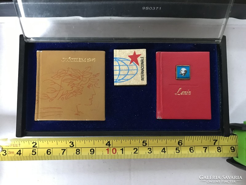 Mini-books in cassette (international, lenin, steam 1945)