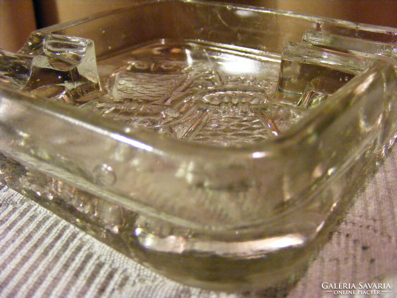 Thick glass ashtray with an owl pattern